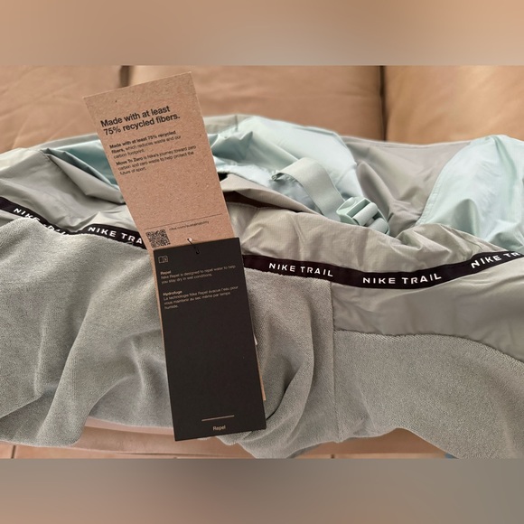 Nike Trail Repel Women's Trail Running Vest - Picture 16 of 17